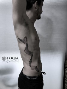 tatuaje-costillas-pentagrama-Logia-Barcelona-Dasly2